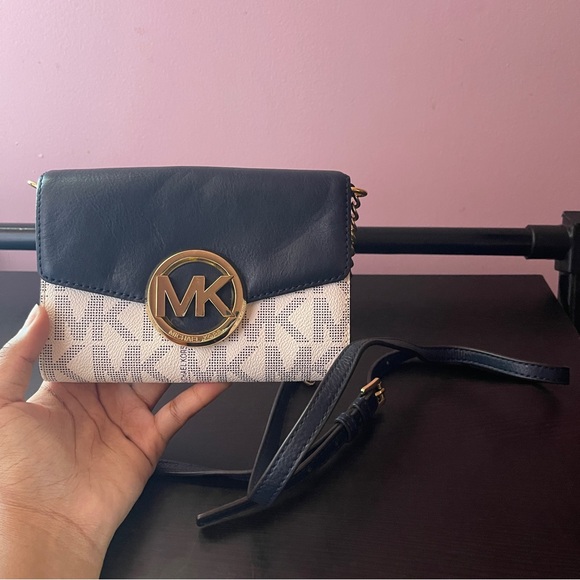 Michael Kors Navy/White Crossbody - Picture 1 of 6